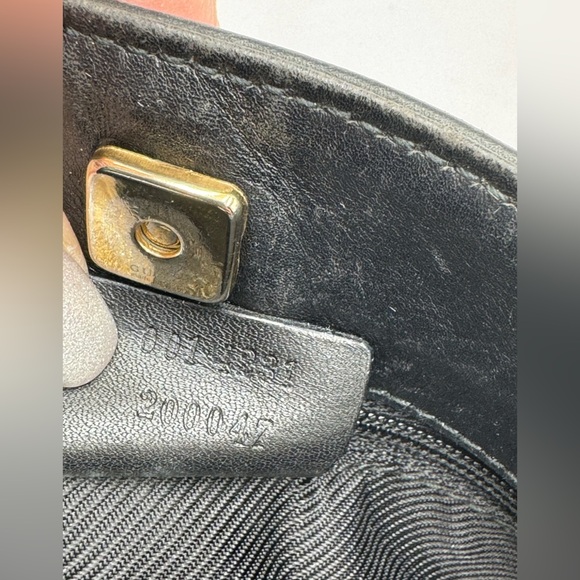 Gucci-Authentic-GG Canvas Shoulder Bag Black Leather - Picture 13 of 15